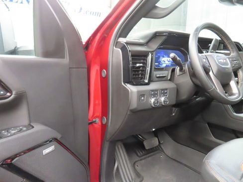 Used 2025 GMC Sierra 2500 AT4 w/ Technology Package AWD/4WD image 68
