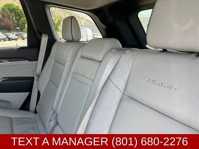 Used 2018 Jeep Grand Cherokee Summit AWD/4WD image 17