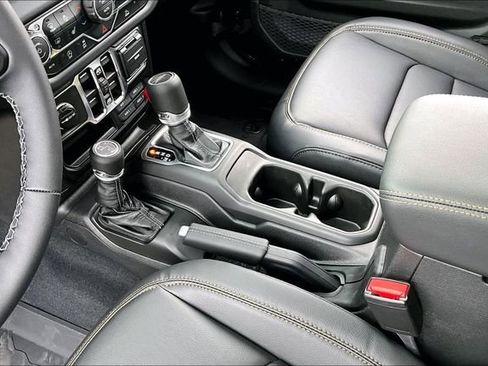 New 2026 Jeep Gladiator Sport AWD/4WD image 9