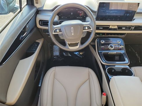 Certified 2022 Lincoln Nautilus Standard image 17