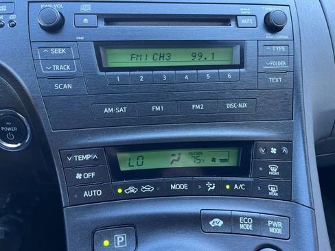 Used 2011 Toyota Prius Two image 17