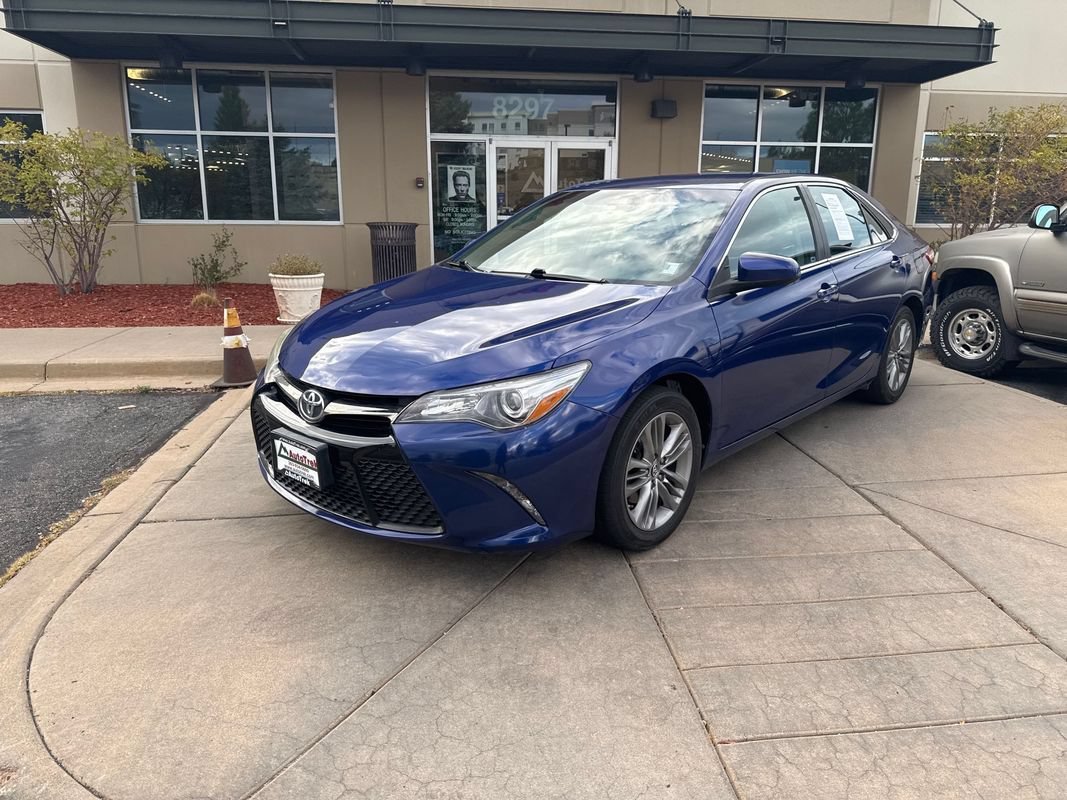 Used 2016 Toyota Camry SE FWD image 2