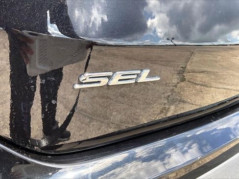 Used 2024 Ford Edge SEL image 21