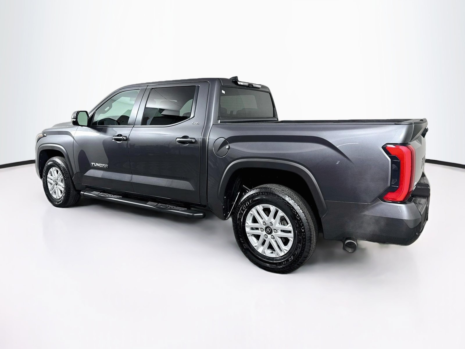 Used 2026 Toyota Tundra SR5 w/ SR5 Premium Package AWD/4WD image 5