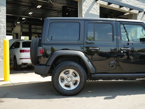 Used 2021 Jeep Wrangler Unlimited Sport image 7