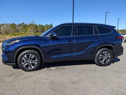 Used 2021 Toyota Highlander XLE image 68