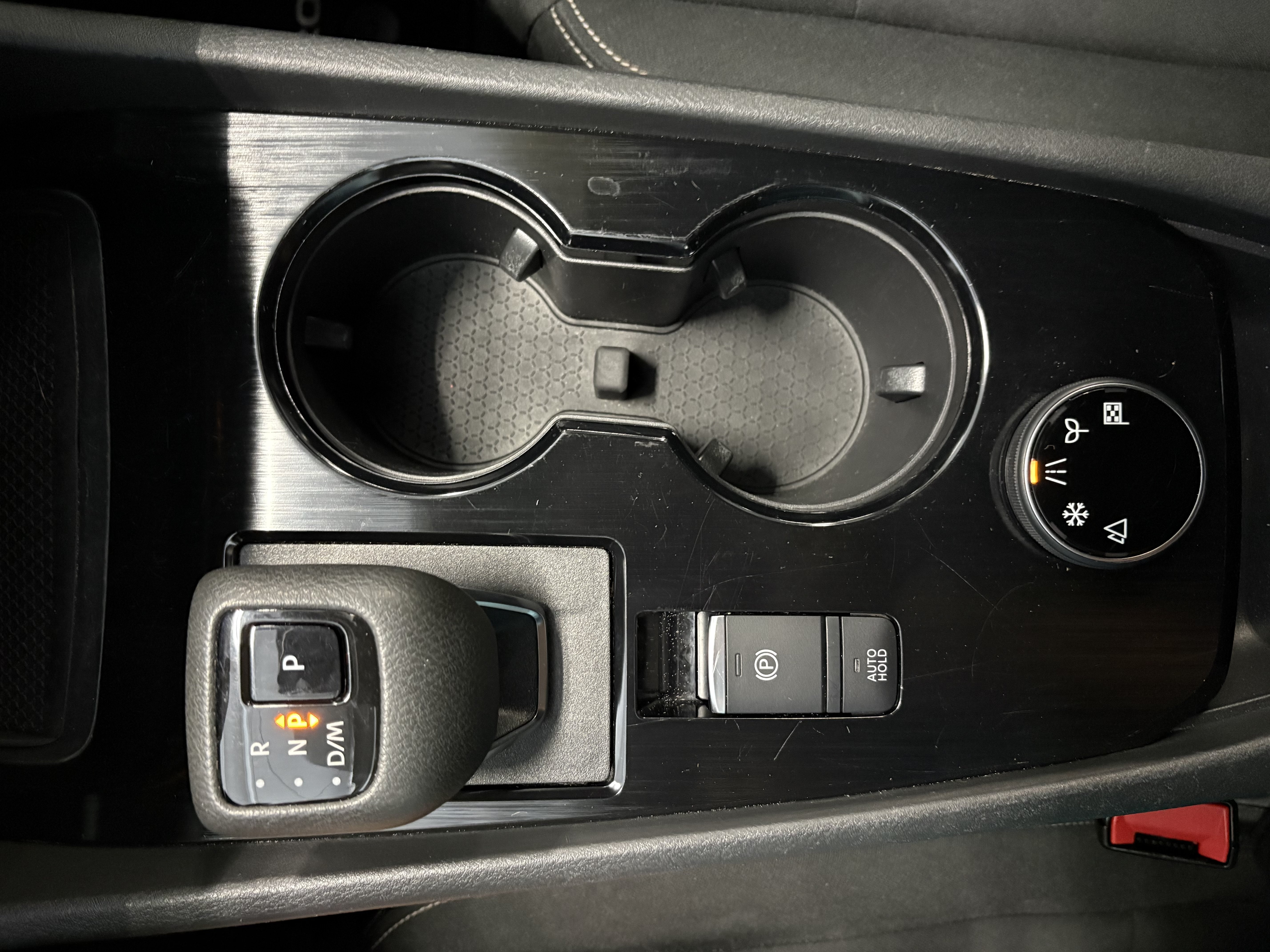 Used 2024 Nissan Rogue S AWD/4WD image 19