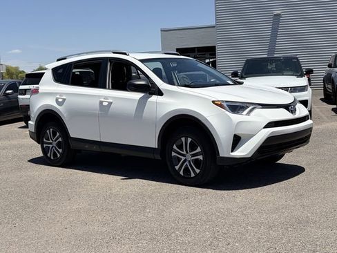 Used 2016 Toyota RAV4 LE FWD image 4