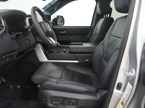 Used 2025 Toyota Sequoia Platinum image 28