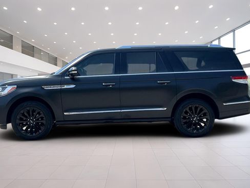 Certified 2024 Lincoln Navigator L Reserve AWD/4WD image 7