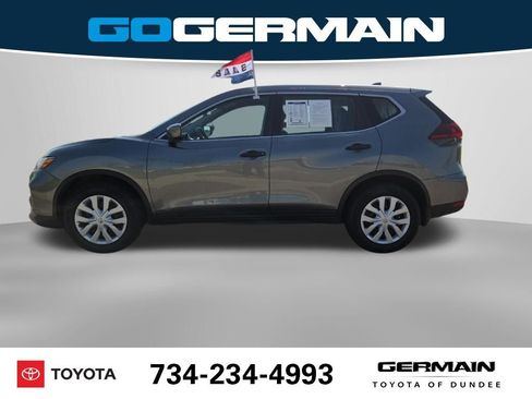 Used 2020 Nissan Rogue S FWD image 12