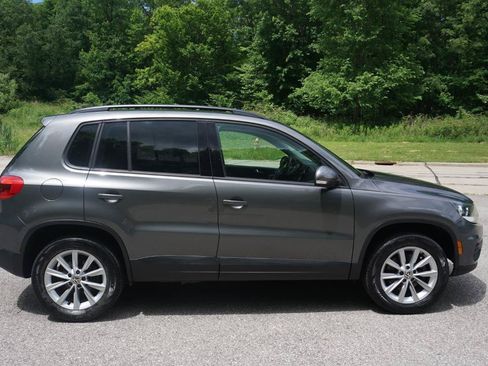 Used 2017 Volkswagen Tiguan Limited w/ Premium Package FWD image 6
