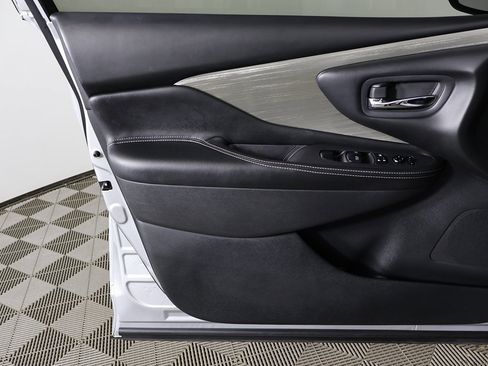 Used 2018 Nissan Murano S image 17