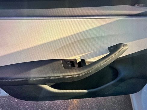 Used 2025 Tesla Model 3 RWD image 11