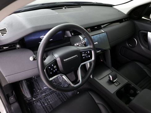 Used 2024 Land Rover Discovery Sport S image 22