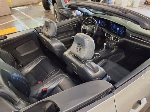 Used 2025 Ford Mustang Premium RWD image 28