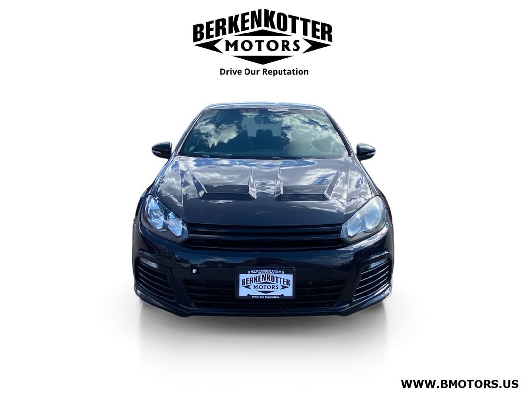 Used 2011 Volkswagen Golf 4-Door FWD image 8