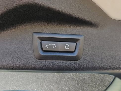 Used 2025 BMW X7 xDrive40i w/ M Sport Package image 15