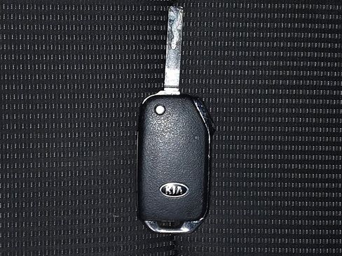 Used 2019 Kia Forte LXS image 32