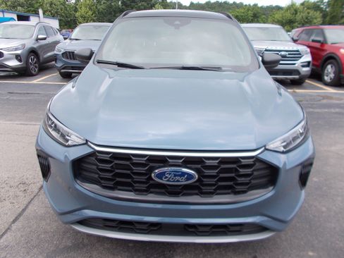 Used 2023 Ford Escape ST-Line w/ Tech Pack #1 AWD/4WD image 8
