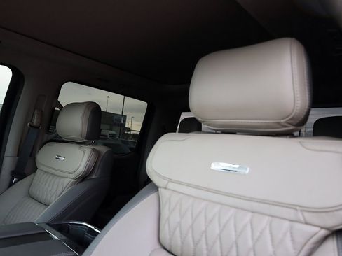 Used 2025 Ford F350 Platinum w/ Platinum Plus Package image 21