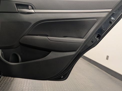 Used 2019 Hyundai Elantra Limited w/ Cargo Package FWD image 28