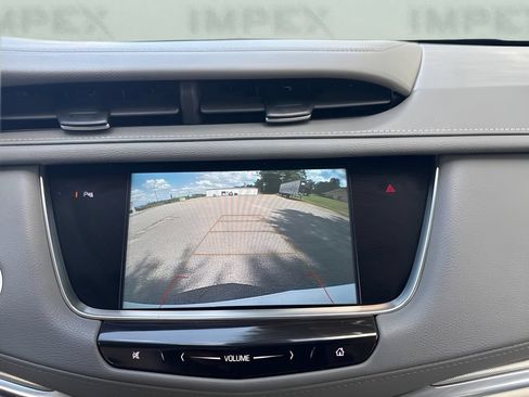 Used 2018 Cadillac XT5 Premium Luxury FWD image 22