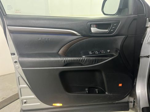 Used 2015 Toyota Highlander Limited Platinum image 27