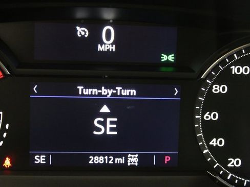 Certified 2022 Cadillac XT4 Luxury w/ Cold Weather Package image 12