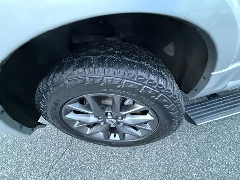Used 2017 Ford Expedition Limited w/ Equipment Group 301A AWD/4WD image 40