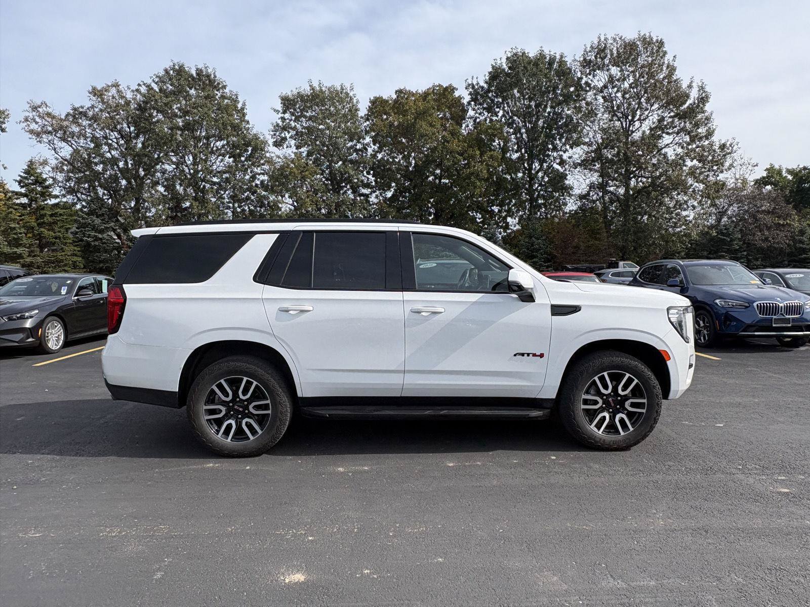 Used 2024 GMC Yukon AT4 w/ Technology Package AWD/4WD image 6