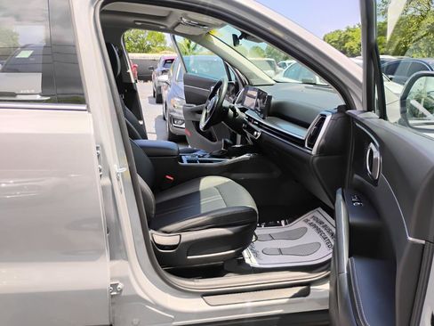 Used 2024 Kia Sorento S w/ Panoramic Sunroof Package FWD image 36