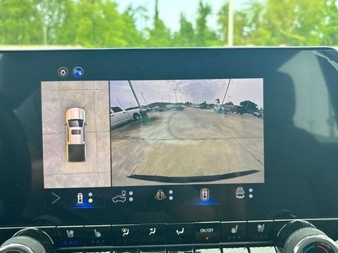 New 2026 Chevrolet Colorado ZR2 w/ Technology Package AWD/4WD image 13