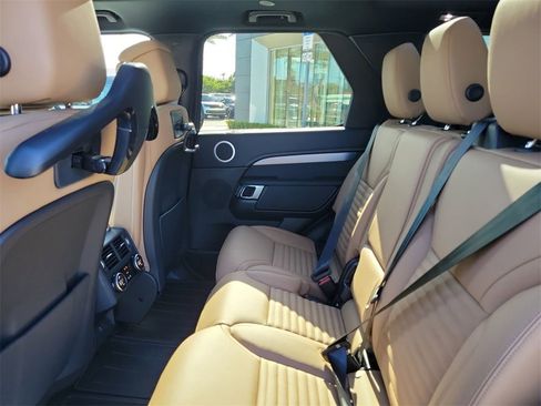 New 2026 Land Rover Discovery Limited Edition image 16