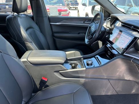 New 2026 Jeep Grand Cherokee L Limited w/ Limited Altitude Package RWD image 14