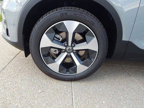 New 2026 Volvo XC40 B5 Plus w/ Protection Package Premier AWD/4WD image 12