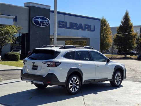 Used 2023 Subaru Outback Limited XT image 5