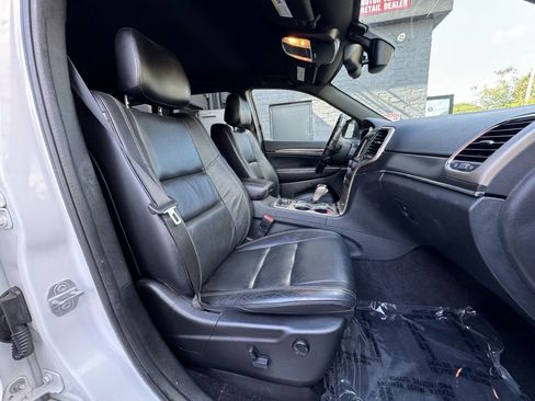 Used 2016 Jeep Grand Cherokee Limited image 17