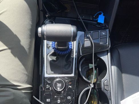 Used 2024 Kia Sportage EX image 11