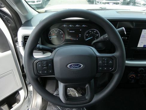 New 2025 Ford F350 XLT w/ FX4 Off-Road Package image 4