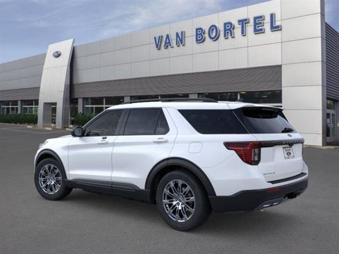 New 2026 Ford Explorer Active AWD/4WD image 4