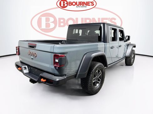 Used 2026 Jeep Gladiator Mojave AWD/4WD image 9