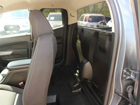 Used 2022 Chevrolet Colorado LT w/ Fleet Safety Package RWD image 12