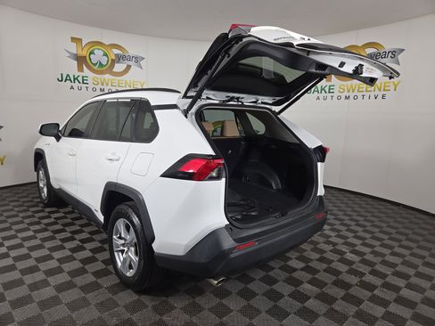 Used 2021 Toyota RAV4 XLE image 31