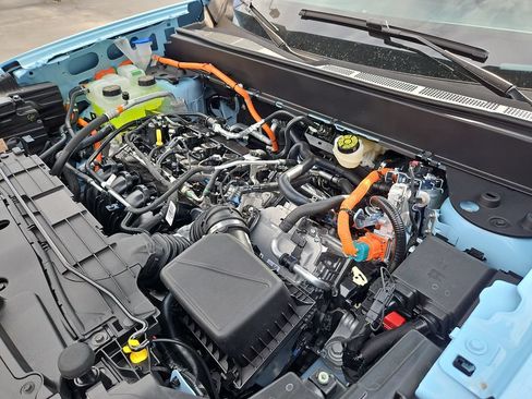 New 2026 Ford Maverick XLT w/ XLT Luxury Package FWD image 15
