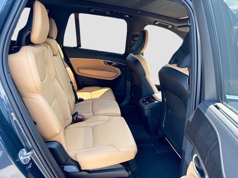 Used 2023 Volvo XC90 B6 Ultimate w/ Protection Package Premier AWD/4WD image 35