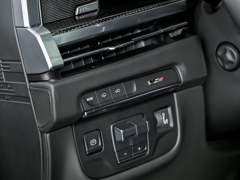 Used 2025 Cadillac Escalade V w/ LPO, ONYX Package image 27