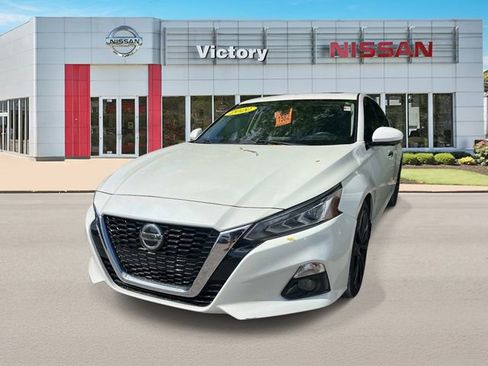 Certified 2020 Nissan Altima 2.0 Platinum FWD image 2