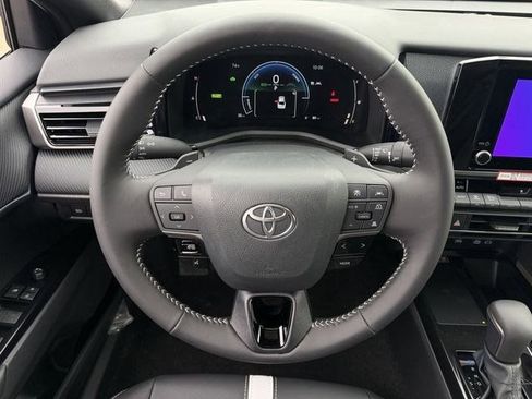 New 2026 Toyota Camry Hybrid image 13