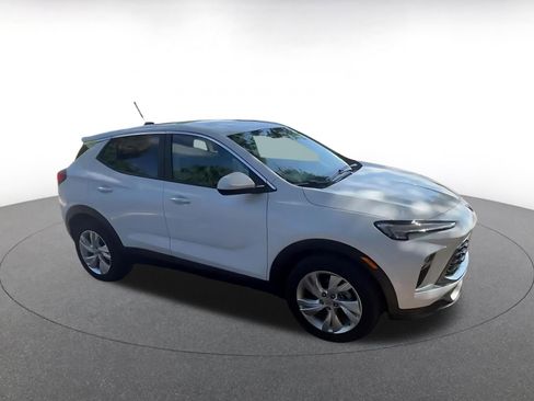 Used 2025 Buick Encore GX Preferred FWD image 2